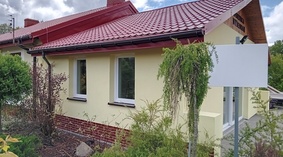 Odbiór końcowy robót. Widok z zewnątrz dodatkowej zaadoptowanej sali na potrzeby Domu Dziennego Poby