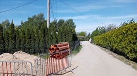 Rozpoczęto prace związane z budową kanalizacji deszczowej na ul. Storczykowej między studniami D7 -