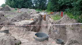 Trwają prace związane z budową kanalizacji deszczowej na ul. Marii Konopnickiej między studniami D4