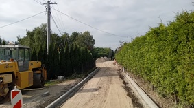Wbudowanie krawężników na ul. Storczykowej.
