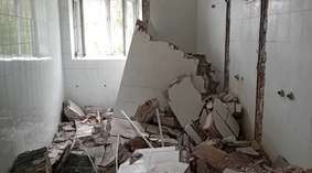 Rozpoczęto roboty rozbiórkowe i wyburzeniowe. Przystąpiono do wyburzania ścianek działowych i skucia