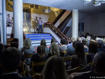 Magiczny Paryż zagościł we władysławowskim Ratuszu
