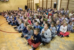 Akcja Dorośli czytają dzieciom w SP2 we Władysławowie