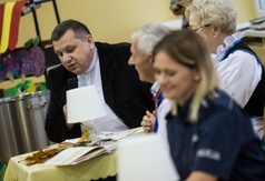 Akcja Dorośli czytają dzieciom w SP2 we Władysławowie