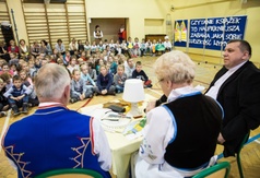 Akcja Dorośli czytają dzieciom w SP2 we Władysławowie