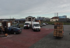 Akcja rozdawania jabłek przy estradzie miejskiej we Władysławowie (fot. Szymon Redlin)