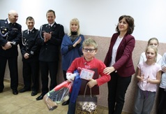 Wojtek został wyróżniony podczas uroczystego apelu (fot. SP 3 Władysławowo)