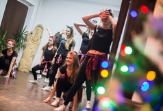 Obchody kampanii Białej Wstążki - występ Carla Dance Studio