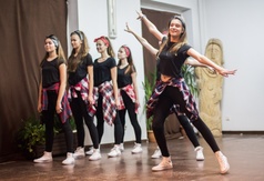 Obchody kampanii Białej Wstążki - występ Carla Dance Studio