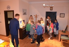 Wizyta podopiecznych Dziennego Ośrodka Pobytu dla Dzieci we Władysławowie u Burmistrza
