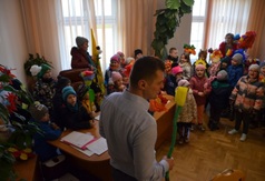Dzieci ze Szkoły Podstawowej nr 2 przyszły do Urzędu obwieścić, że nastała wiosna