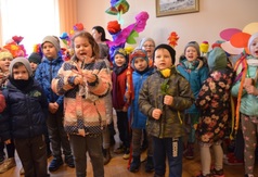 Dzieci ze Szkoły Podstawowej nr 2 przyszły do Urzędu obwieścić, że nastała wiosna
