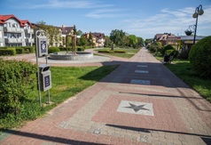 Dystrybutor worków z pojemnikiem zbiorczym