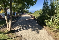 Przejście pomiędzy ul. Bałtycką a Promenadą Światowida wzdłuż korony klifu w Jastrzębiej Górze
