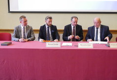 Podpisanie umowy o dofinansowanie projektu budowy ścieżek rowerowych (źródło: kaszuby24.pl)