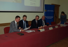 Podpisanie umowy o dofinansowanie projektu budowy ścieżek rowerowych (źródło: pomorskie.eu)