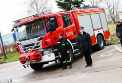 Straż pożarna we Władysławowie otrzymała nowy pojazd
