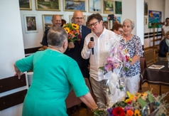 Teresa Kożuchowska-Burbulis z nagrodą Zwyczajny-Niezwyczajny Senior