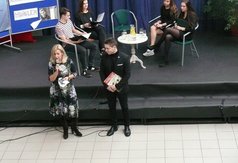 Uczniowie ZS1 spotkali się z aktorem Aleksandrem Wróblem