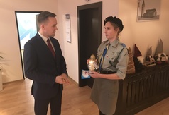 Betlejemskie Światełko w Urzędzie Miejskim