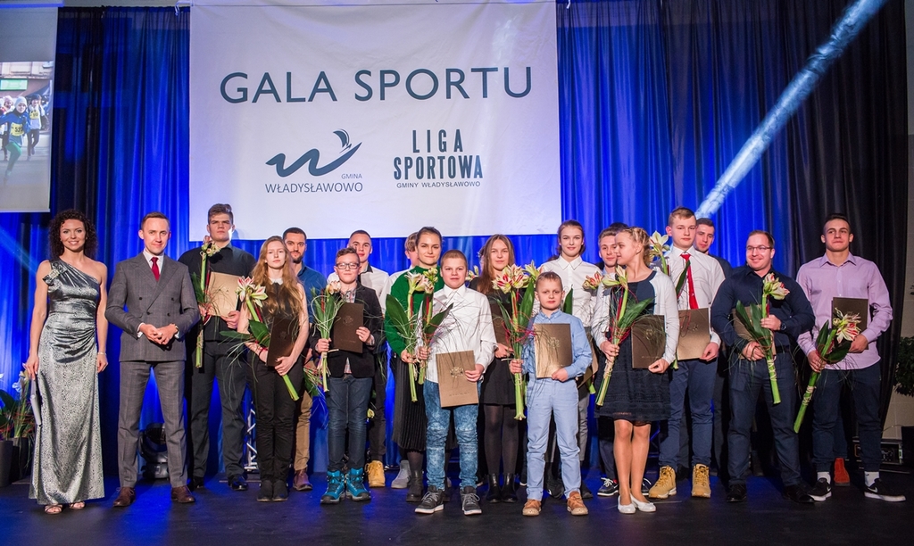 Sportowcy wyróżnieni na uroczystej gali (link otworzy duże zdjęcie)