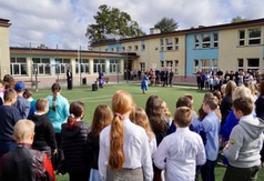 Rozpoczęcie roku szkolnego w Szkole Podstawowej w Jastrzębiej Górze - zdjęcie 3