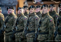 Obchody 102. rocznicy Zaślubin Polski z Morzem - zdjęcie 8