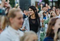 Bawiąca się publiczność