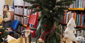 dekoracje świąteczne w bibliotece