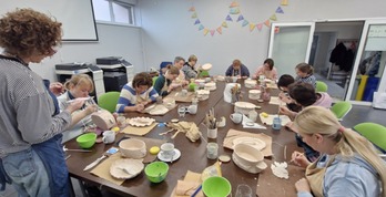 „Rękodzieło rybaczki” – wyjątkowe warsztaty ceramiczne