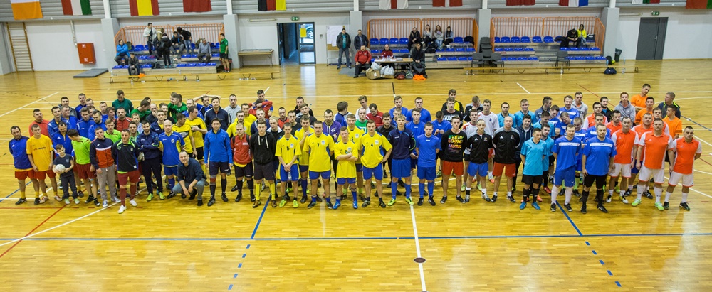 XI Kibol Cup - pamiątkowe zdjęcie uczestników turnieju