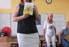 Cała Polska Czyta Dzieciom w SP w Chłapowie - Dyrektor ZOPO Danuta Topp