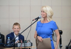 Uroczystości w ZS1 z okazji Zjazdu Rodzin Szkół im. Jana Pawła II - wystąpienie radnej Pani Anny Kol