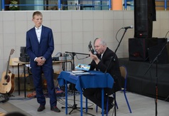 Uroczystości w ZS1 z okazji Zjazdu Rodzin Szkół im. Jana Pawła II - radny Zygmunt Orzeł