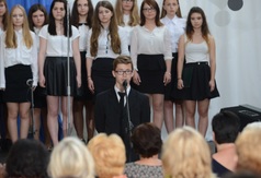Uroczystości w ZS1 z okazji Zjazdu Rodzin Szkół im. Jana Pawła II - występ słowno-muzyczny