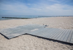 Kładka na plażę przy wejściu nr 20 w Chałupach