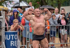 Zawody Strongman - pokaz kulturystyczny
