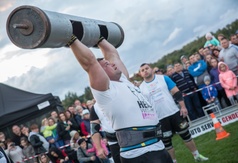 Festyn rodzinny w Chłapowie - pokaz STRONGMAN