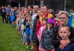 Publiczność dopingująca startujących