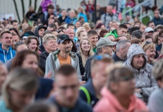 Publiczność podczas Nadmorskiej Sceny Kabaretowej