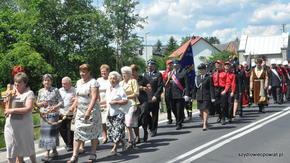 Przemarsz do kościoła