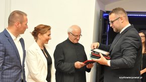 nagrodzeni za wsparcie akcji Zaczarowany Tornister
