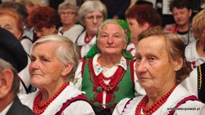 Widownię wypełniły im. zespoły śpiewacze z regionu radomskiego