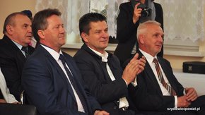 Na widowni m.in. fundatorzy nagród. Od lewej: wójt Waldemar Sowiński, starosta Włodzimierz Górlicki