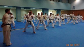 shihan Jon Campbell i młodsza grupa