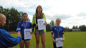 dziewczęta na podium