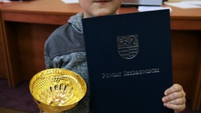 zwycięzca turnieju w kategorii junior Szymon Żurek z Chlewisk
