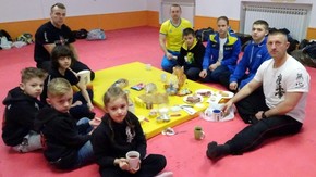 5 kolacja z przyjaciółmi z Ukrainy