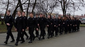 2 jak przystało na mundurowych