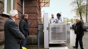 sprawdzamy czy podnośnik funkcjonuje prawidłowo